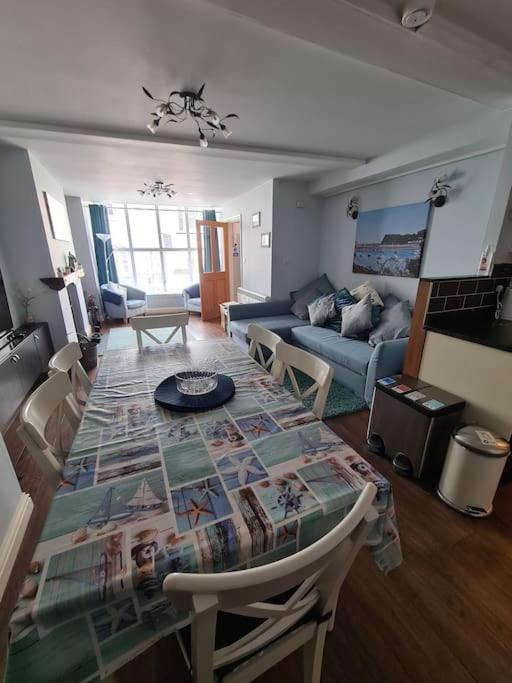 Beach Retreat Village Centre Location Шелдон Экстерьер фото