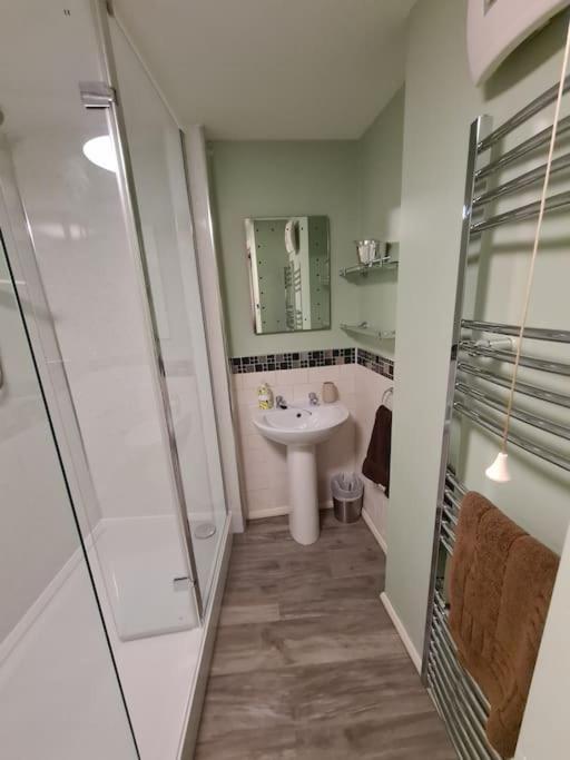 Beach Retreat Village Centre Location Шелдон Экстерьер фото